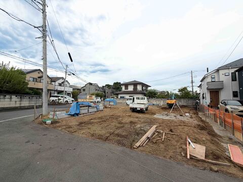 住宅街の更地で新築建築予定の土地です