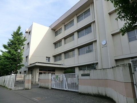 府中市立住吉小学校　距離約450m