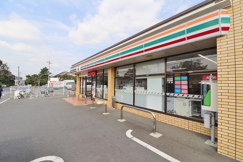 セブンイレブン　横浜西八朔町店　距離約1700m
