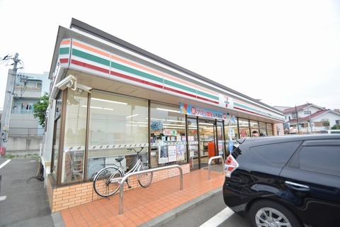 セブンイレブン　横浜田奈駅東店　距離約1200m