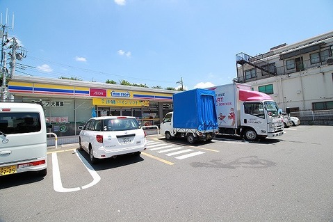ミニストップ　青葉荏田町店　距離約650m
