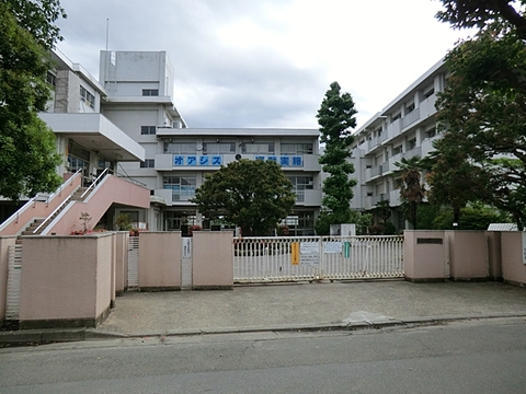 府中市立府中第八中学校まで約300m