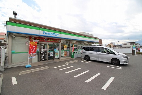 ファミリーマート　綾瀬小園西店まで約1000m