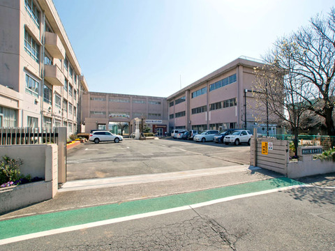 厚木市立東名中学校　距離約1100m