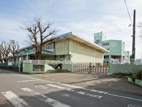 厚木市立妻田小学校　距離約350m