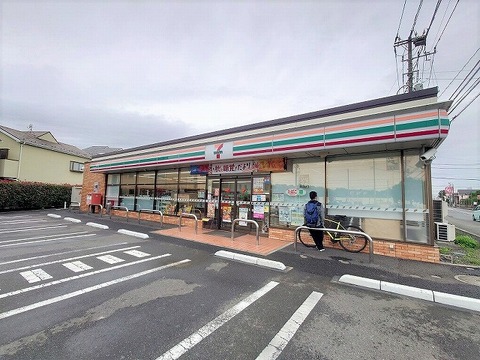 セブンイレブン　厚木恩名3丁目店　距離約300m