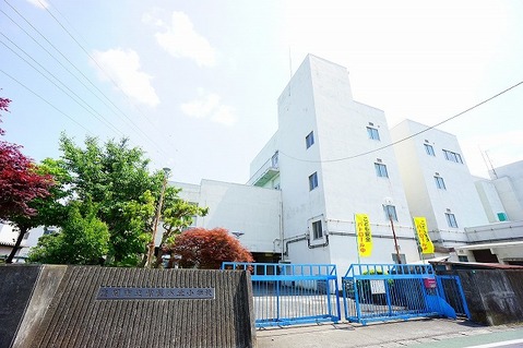 座間市立相模が丘小学校　距離約400m