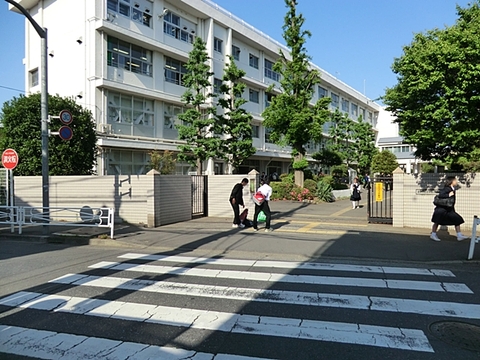 府中市立府中第六中学校　距離約1700m