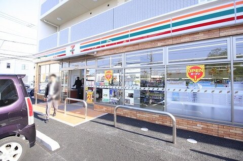 セブンイレブン　海老名東柏ヶ谷4丁目店　距離約170m