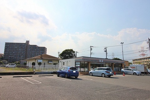 セブンイレブン　綾瀬上土棚中1丁目店まで約700m