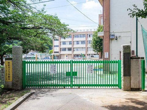 稲城市立稲城第三小学校まで約600m