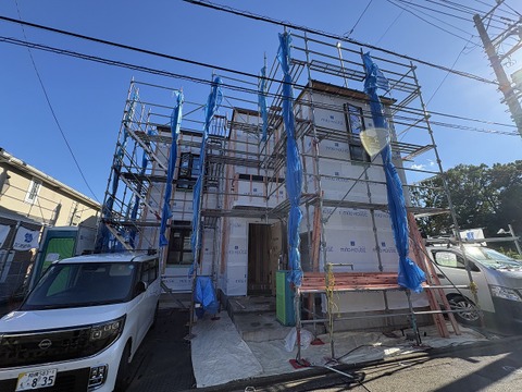 建築中の戸建て住宅の外観