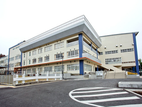 川崎市立柿生中学校まで約1600m