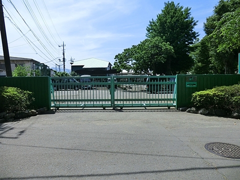 鈴鹿幼稚園まで約550m