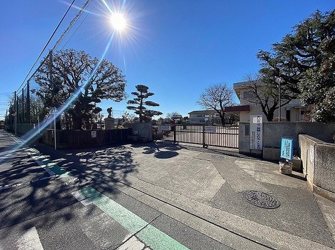 相模原市立田名小学校　距離約450m