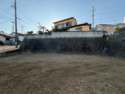 周囲の住宅を望む景観