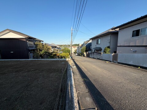 周囲の住宅を望む景観