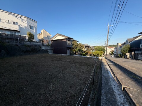 周囲の住宅を望む景観