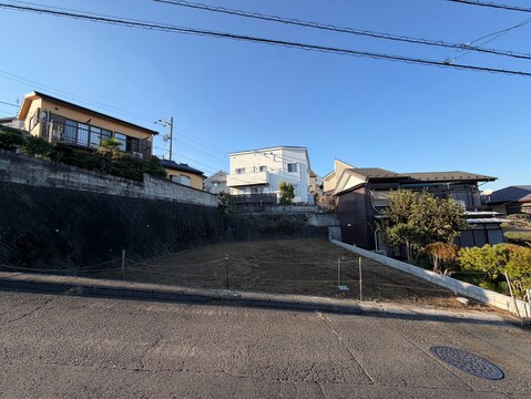周囲の住宅を望む景観