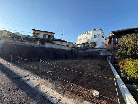 周囲の住宅を望む景観