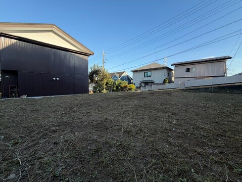 周囲の住宅を望む景観