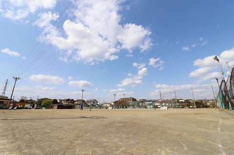 小山スポーツ広場　距離約600m
