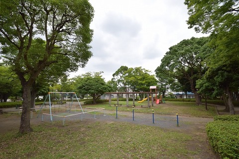 西洗第三公園まで約2400m