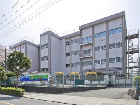 八王子市立横川中学校　距離約850m