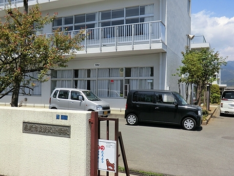秦野市立渋沢小学校　距離約1900m