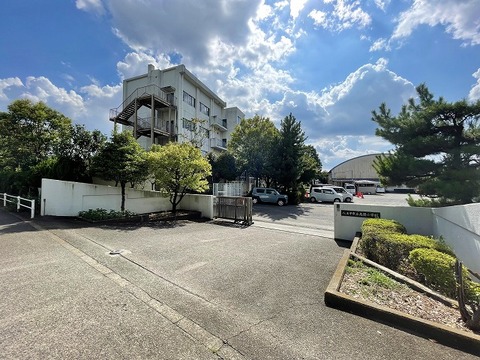 八王子市立高嶺小学校まで約560m