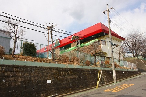成瀬台幼稚園　距離約600m