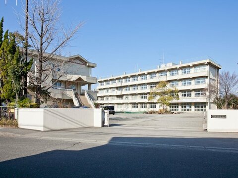 海老名市立柏ケ谷中学校　距離約1600m