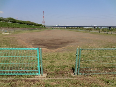 戸沢橋スポーツ広場まで約1900m