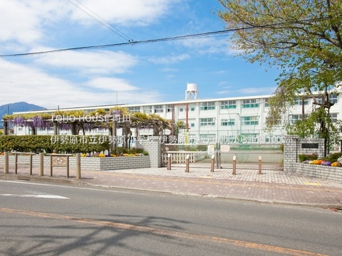 伊勢原市立伊勢原小学校 1000m
