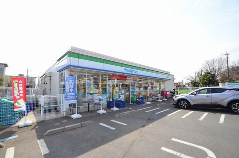 ファミリーマート　野川南台団地前店まで約450m