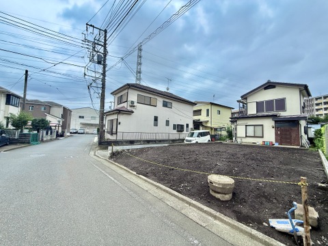 前面道路に面した整形地と戸建て住宅