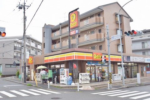デイリーヤマザキ　ニュータウン加賀原店　距離約260m