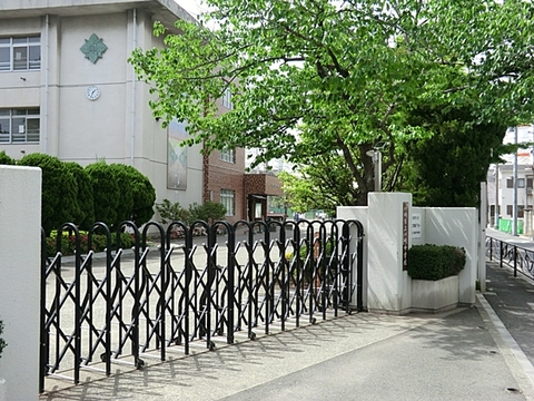 川崎市立川崎中学校まで約1000m