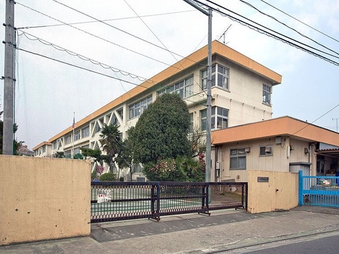 八王子市立散田小学校　距離約120m