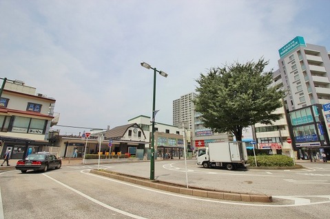 小田急小田原線「向ヶ丘遊園」駅　距離約240m