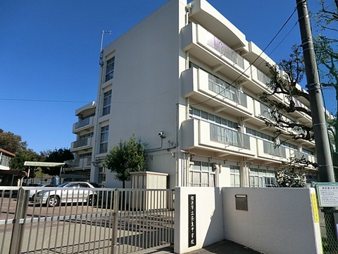 横浜市立奈良中学校　距離約3600m