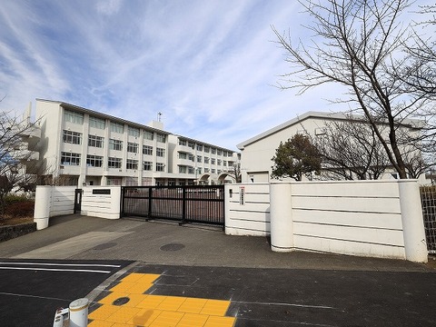 八王子市立下柚木小学校　距離約1200m