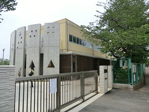 世田谷区立砧中学校　距離約2100m