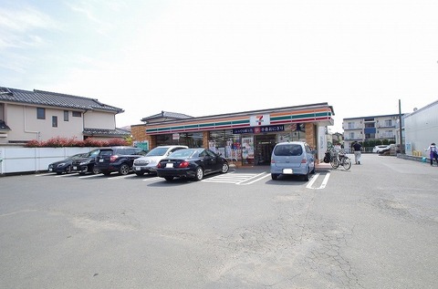 セブンイレブン　町田金森店　距離約180m