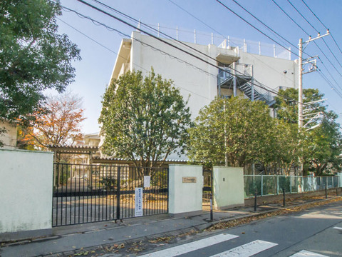 調布市立第四中学校　距離約880m