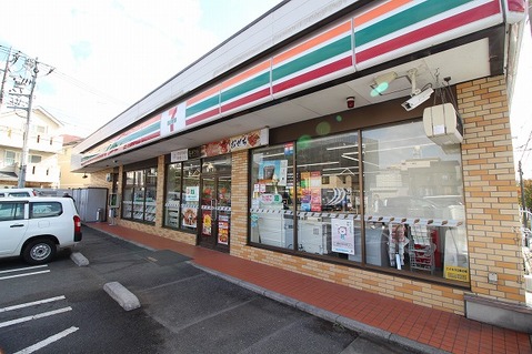 セブンイレブン　横浜美しが丘5丁目店まで約550m