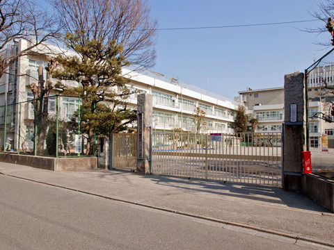 町田市立町田第一小学校　距離約500m