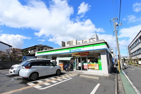 ファミリーマート　町田あけぼの病院前店　距離約450m
