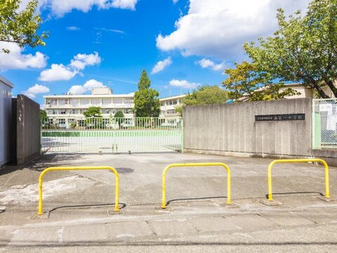 町田市立南第一小学校　距離約300m