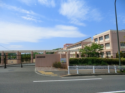 八王子市立鑓水中学校まで約750m